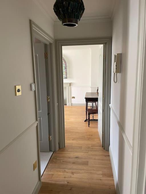 Garden View Flat On Georgian Square In Fitzrovia * Londra